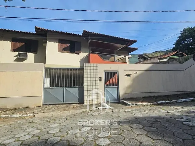 Casa com 315m² 6 quartos e 4 banheiros, à venda, no bairro Fradinhos em Vitória