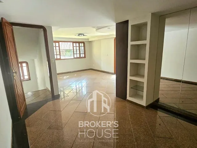 Casa com 315m² 6 quartos e 4 banheiros, à venda, no bairro Fradinhos em Vitória