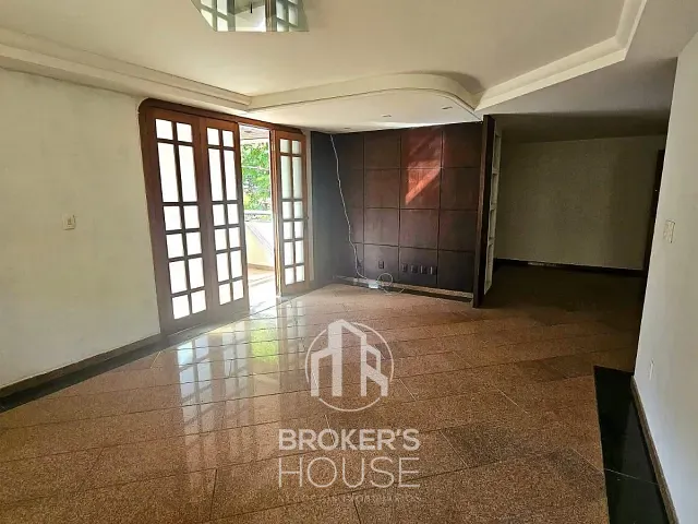 Casa com 315m² 6 quartos e 4 banheiros, à venda, no bairro Fradinhos em Vitória