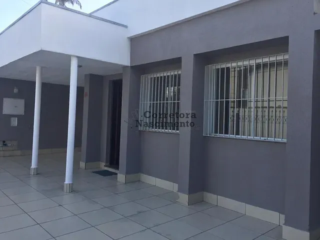 Casa com 250m² 3 quartos e 1 banheiro, à venda, no bairro Jardim Siesta em Jacareí