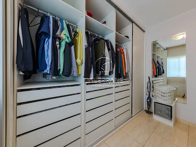 Casa 5 quartos e 4 banheiros, à venda, no bairro Setor Habitacional Arniqueira (Águas Claras) em Brasília