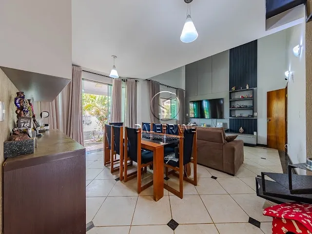 Casa 5 quartos e 4 banheiros, à venda, no bairro Setor Habitacional Arniqueira (Águas Claras) em Brasília