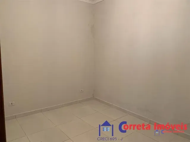 Casa 2 quartos e 1 banheiro, para alugar, no bairro Santos Dumont em Três Lagoas