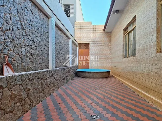Casa com 264m² 4 quartos e 1 banheiro, à venda, no bairro Fabrício em Uberaba