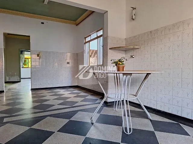 Casa com 264m² 4 quartos e 1 banheiro, à venda, no bairro Fabrício em Uberaba