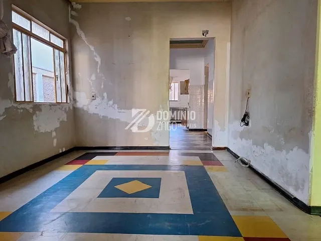 Casa com 264m² 4 quartos e 1 banheiro, à venda, no bairro Fabrício em Uberaba