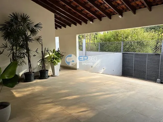 Casa com 472m² 3 quartos e 1 banheiro, à venda, no bairro Canaã em Londrina