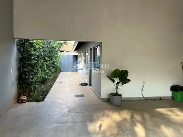 Casa com 472m² 3 quartos e 1 banheiro, à venda, no bairro Canaã em Londrina