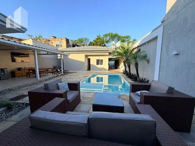 Casa 3 quartos e 2 banheiros, à venda, no bairro Centro em Mesquita