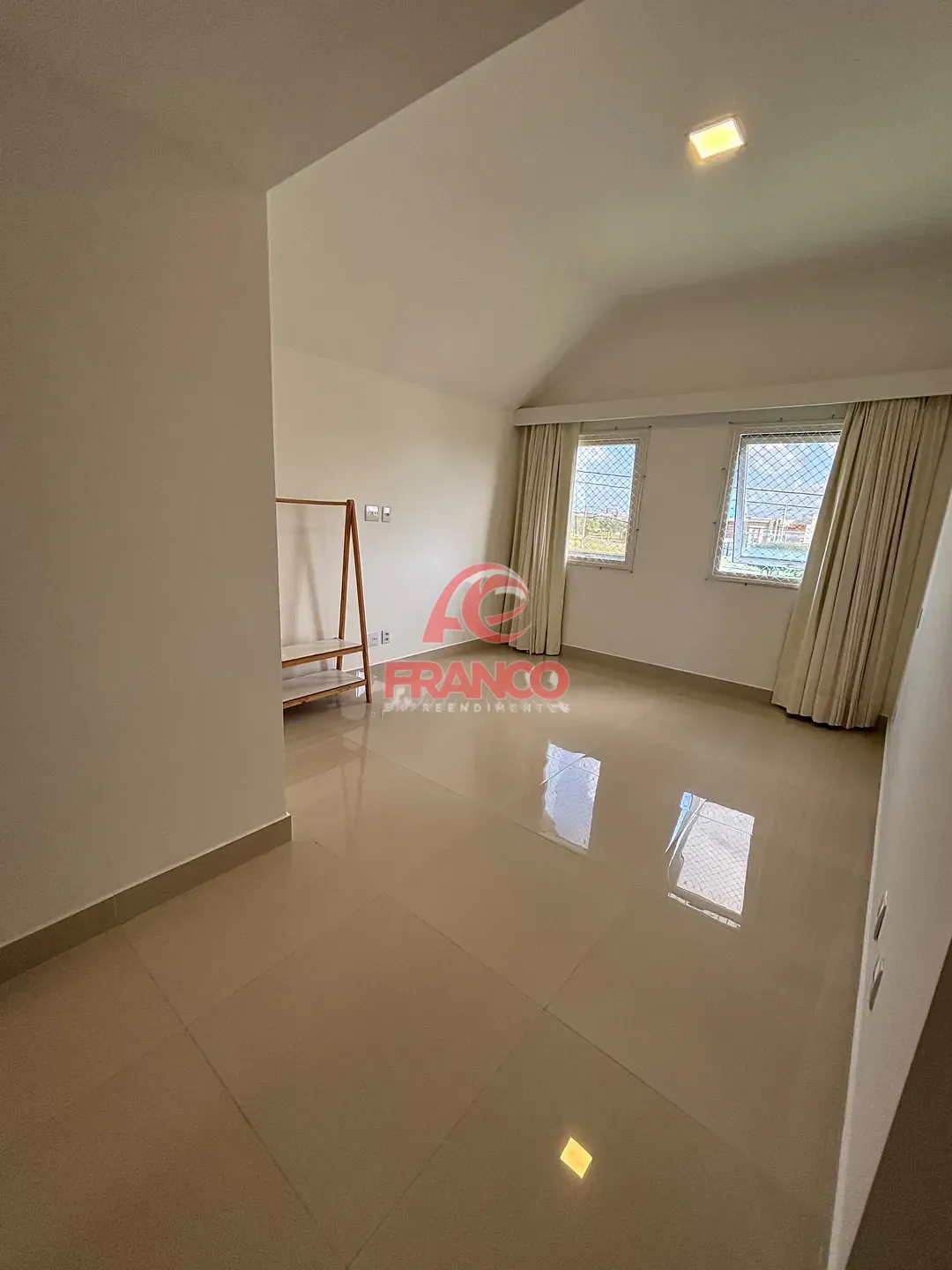 Casa, 3 quartos, 239 m² - Foto 24