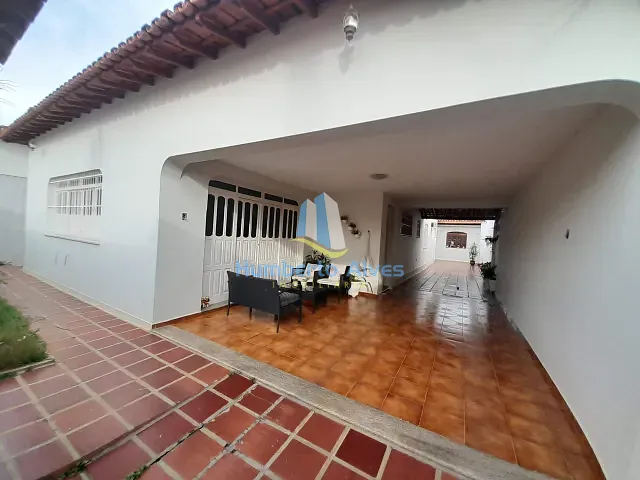 Casa com 390m² 4 quartos e 2 banheiros, à venda, no bairro Recreio em Vitória da Conquista