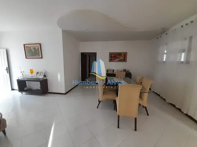 Casa com 390m² 4 quartos e 2 banheiros, à venda, no bairro Recreio em Vitória da Conquista
