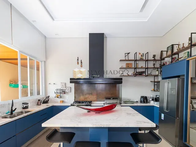 Casa com 1200m² 4 quartos e 4 banheiros, à venda, no bairro Loteamento Vale Azul I em Jundiaí