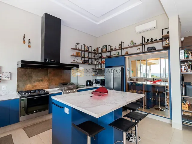 Casa com 1200m² 4 quartos e 4 banheiros, à venda, no bairro Loteamento Vale Azul I em Jundiaí