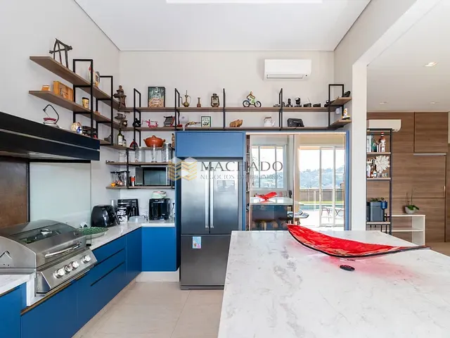 Casa com 1200m² 4 quartos e 4 banheiros, à venda, no bairro Loteamento Vale Azul I em Jundiaí