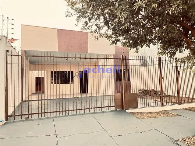 Casa com 300m² 3 quartos e 3 banheiros, para alugar, no bairro Jardim Mato Grosso em Rondonópolis