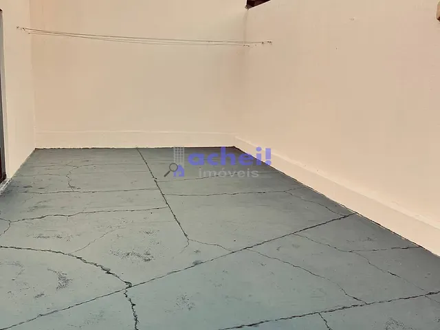 Casa com 300m² 3 quartos e 3 banheiros, para alugar, no bairro Jardim Mato Grosso em Rondonópolis