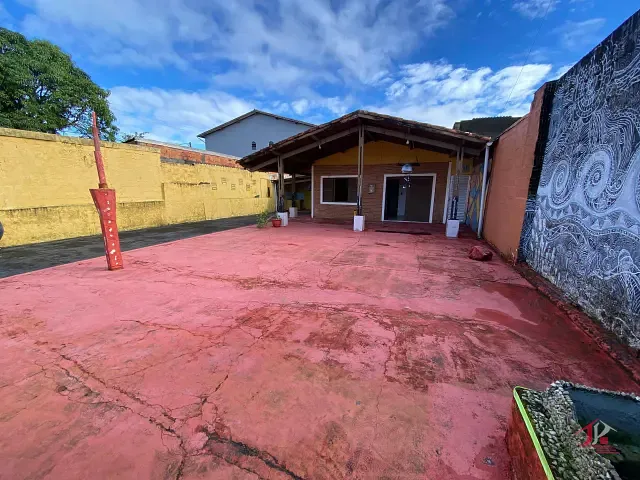 Casa 2 quartos e 1 banheiro, à venda, no bairro Corumba em Itanhaém
