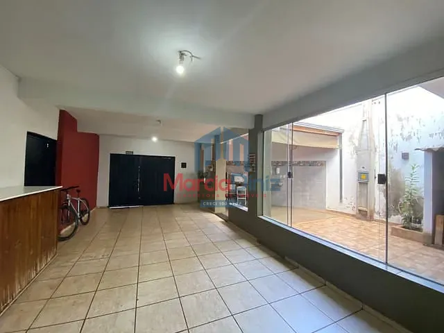 Casa com 350m², à venda, no bairro Jardim Guanabara IV em Ituverava