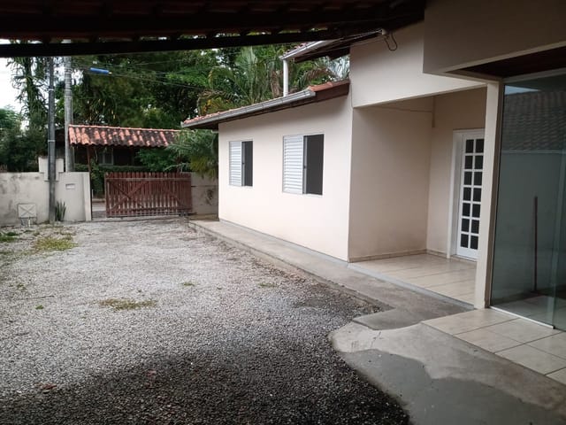 Casa 3 quartos e 2 banheiros, à venda, no bairro Centro em Palhoça