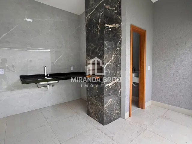 Casa 3 quartos e 3 banheiros, à venda, no bairro Parque Hayala em Aparecida de Goiânia