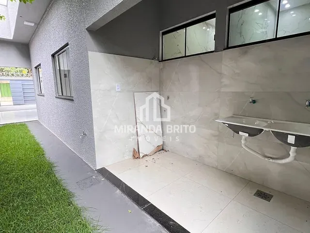 Casa 3 quartos e 3 banheiros, à venda, no bairro Parque Hayala em Aparecida de Goiânia