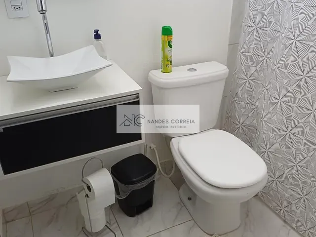 Casa 2 quartos e 3 banheiros, à venda, no bairro Califórnia em Londrina