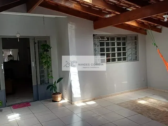 Casa 2 quartos e 3 banheiros, à venda, no bairro Califórnia em Londrina