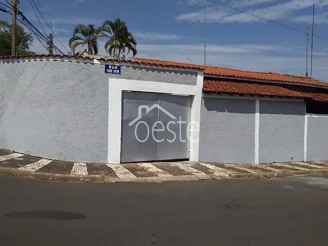 Casa com 206m² 4 quartos e 2 banheiros, à venda, no bairro Vila Mac Knight em Santa Bárbara D'Oeste