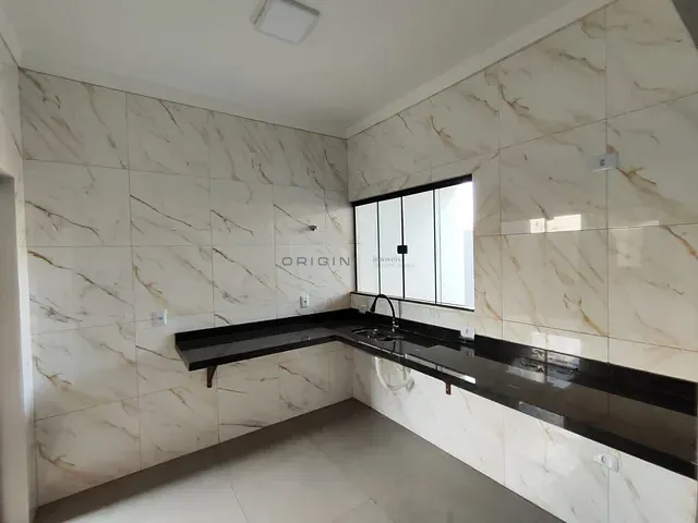 Casa com 180m² 2 quartos e 3 banheiros, à venda, no bairro Jardim Itamaracá em Campo Grande