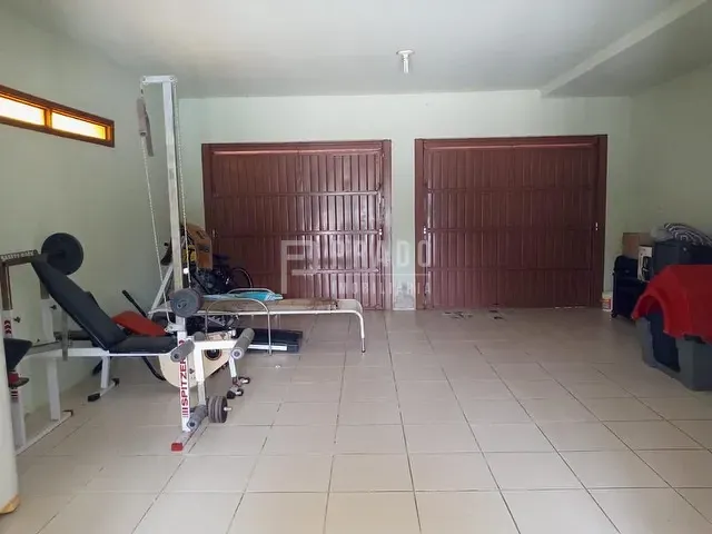 Casa com 1000m² 4 quartos e 4 banheiros, à venda, no bairro Laranjal em Pelotas