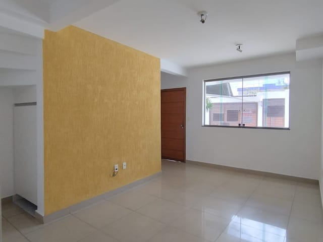 Casa 2 quartos e 3 banheiros, à venda, no bairro Paquetá em Belo Horizonte