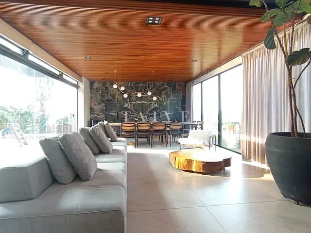 Casa com 1300m² 5 quartos e 6 banheiros, à venda, no bairro Loteamento Terras de Canaã em Cambé
