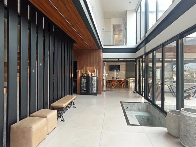 Casa com 1300m² 5 quartos e 6 banheiros, à venda, no bairro Loteamento Terras de Canaã em Cambé