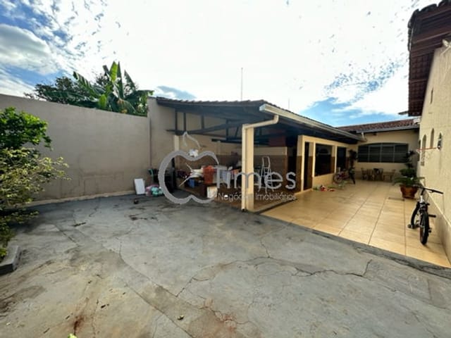 Casa com 475m² 3 quartos e 2 banheiros, à venda, no bairro Setor Sul em Goiânia