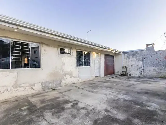 Casa com 170m² 4 quartos e 5 banheiros, à venda, no bairro Xaxim em Curitiba