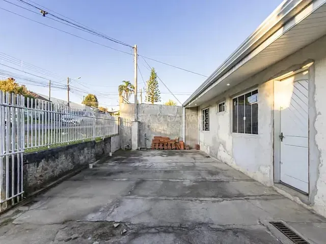 Casa com 170m² 4 quartos e 5 banheiros, à venda, no bairro Xaxim em Curitiba