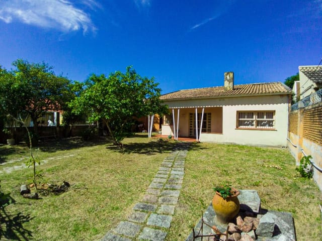 Casa com 629m² 5 quartos e 3 banheiros, à venda, no bairro Laranjal em Pelotas