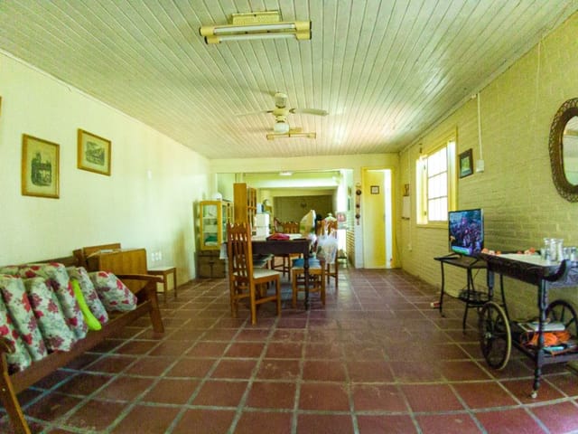 Casa com 629m² 5 quartos e 3 banheiros, à venda, no bairro Laranjal em Pelotas
