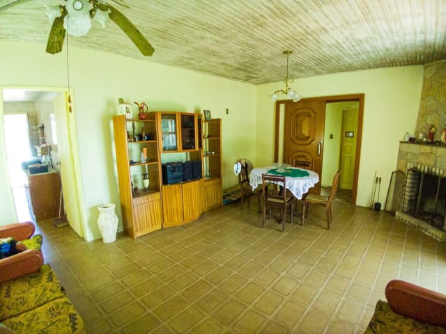 Casa com 629m² 5 quartos e 3 banheiros, à venda, no bairro Laranjal em Pelotas