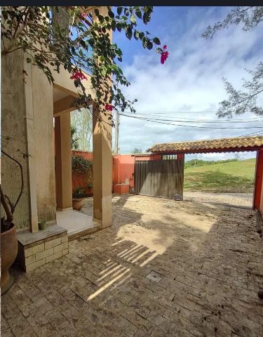 Casa 3 quartos e 3 banheiros, à venda, no bairro Colinas em Rio das Ostras