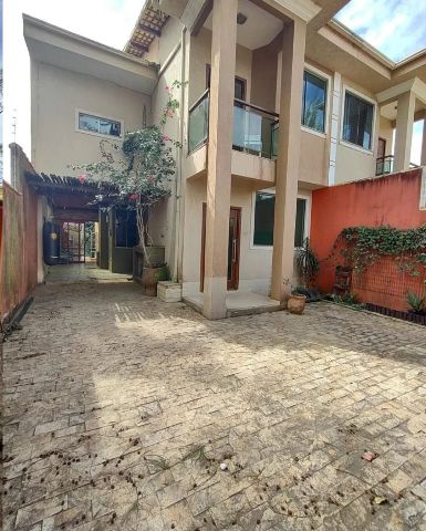 Casa 3 quartos e 3 banheiros, à venda, no bairro Colinas em Rio das Ostras