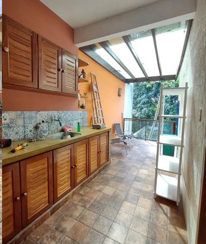 Casa 3 quartos e 3 banheiros, à venda, no bairro Colinas em Rio das Ostras