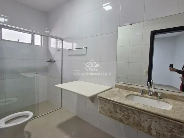 Casa com 500m² 4 quartos e 2 banheiros, para alugar, no bairro SETOR RESIDENCIAL SUL em Sinop