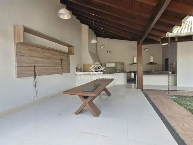 Casa com 500m² 4 quartos e 2 banheiros, para alugar, no bairro SETOR RESIDENCIAL SUL em Sinop