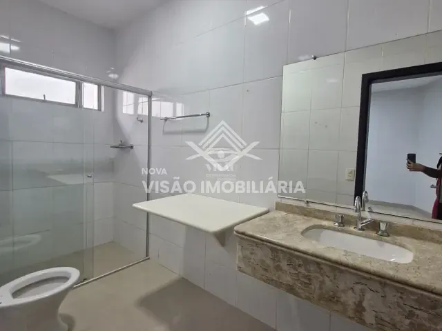 Casa com 500m² 4 quartos e 2 banheiros, para alugar, no bairro SETOR RESIDENCIAL SUL em Sinop