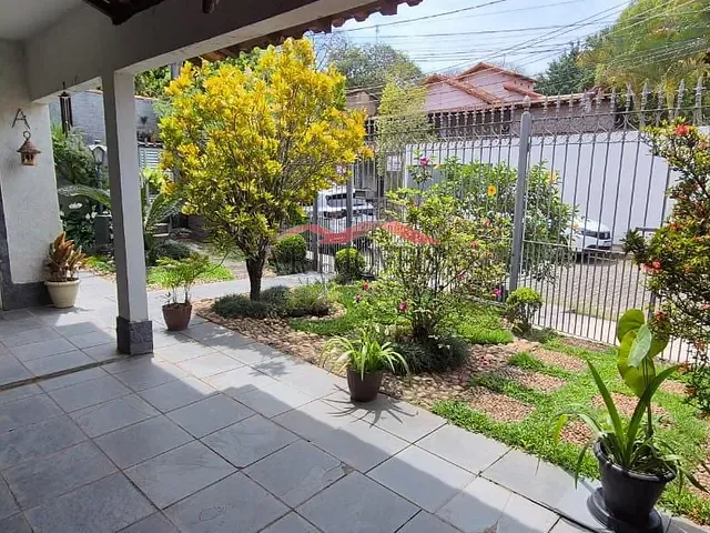 Casa 6 quartos e 3 banheiros, à venda, no bairro Sam Remo em Volta Redonda