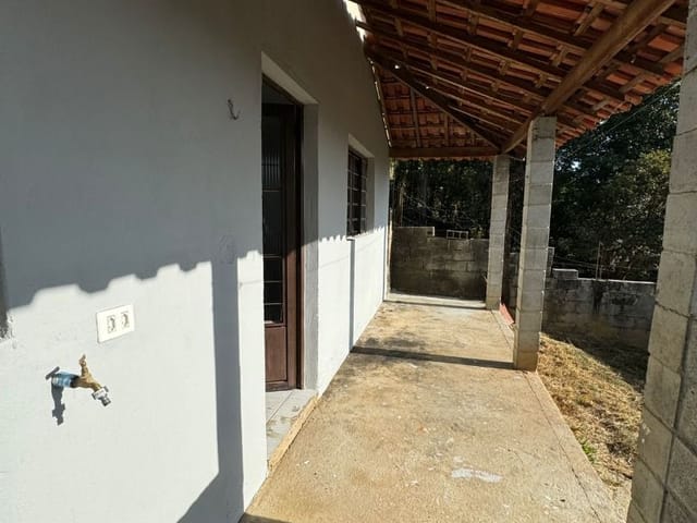 Casa com 250m² 2 quartos e 1 banheiro, à venda, no bairro MORETTI em Joanópolis