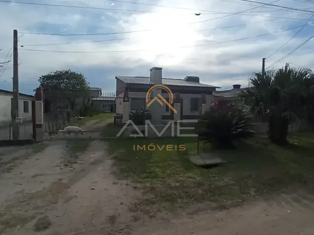 Casa 2 quartos e 3 banheiros, à venda, no bairro Três Vendas em Pelotas