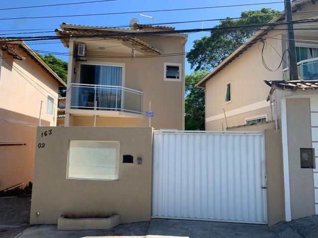 Casa 2 quartos e 1 banheiro, à venda, no bairro Extensão Novo Rio das Ostras em Rio das Ostras